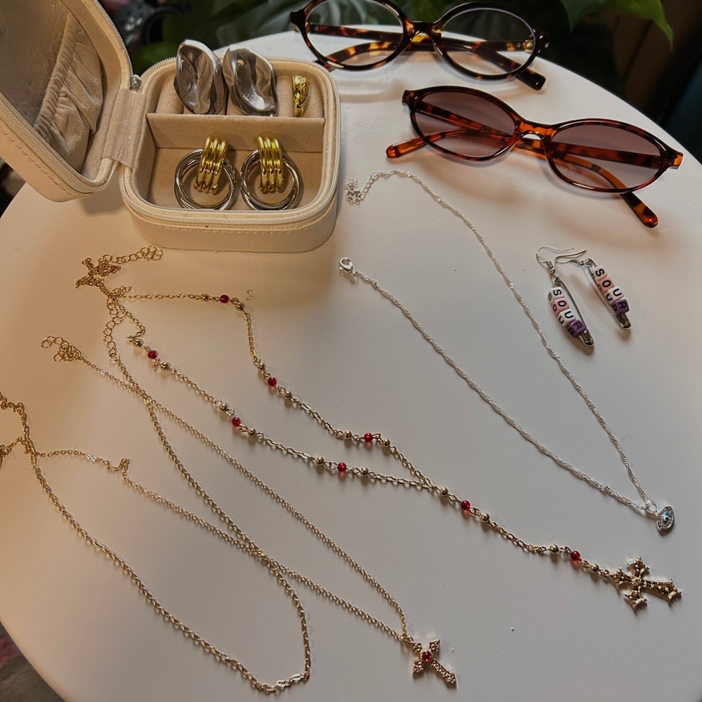 Jewelry bundle for sale!! Free sunglasses